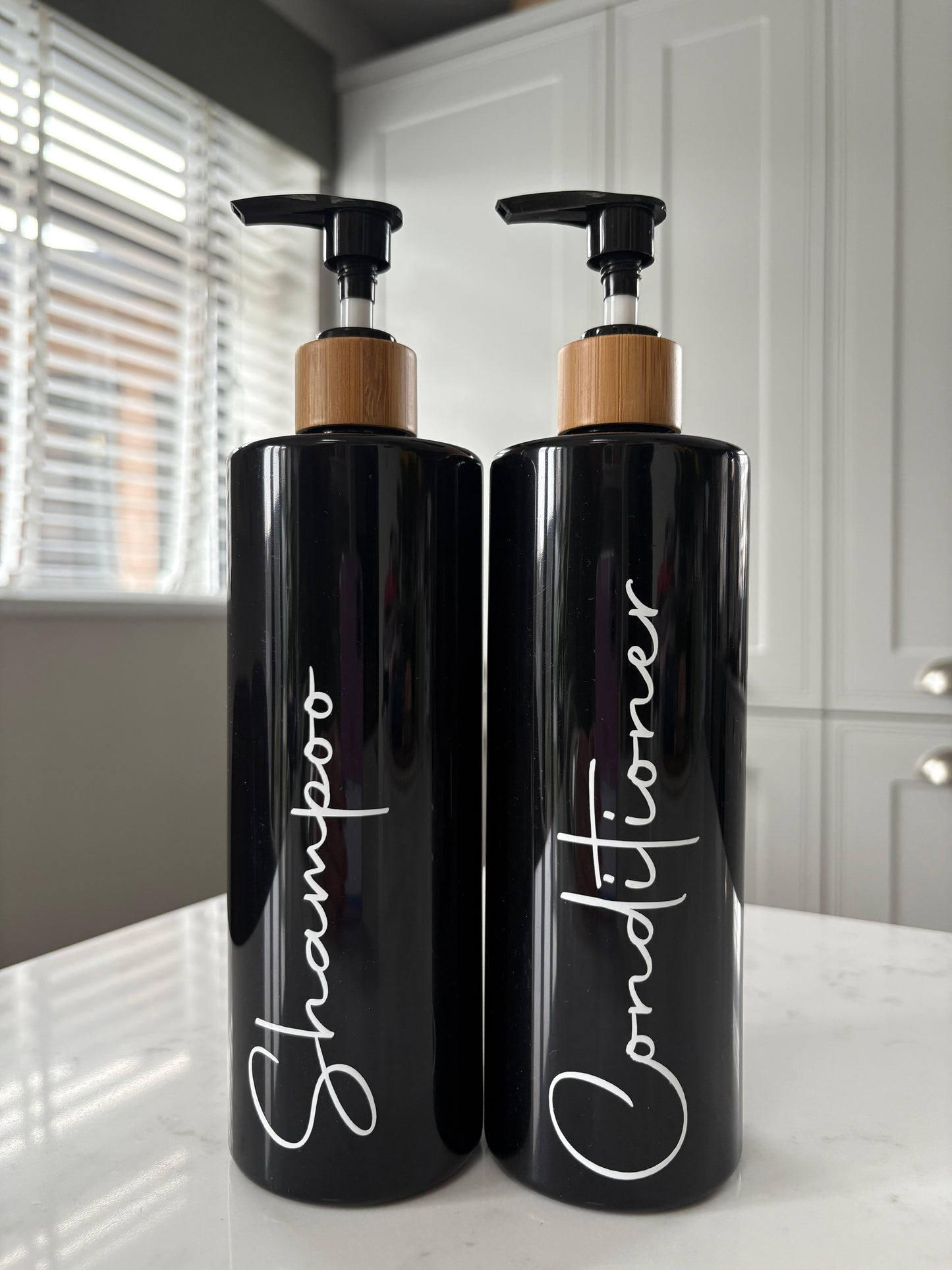 Black Set of 2 Toiletry bottles